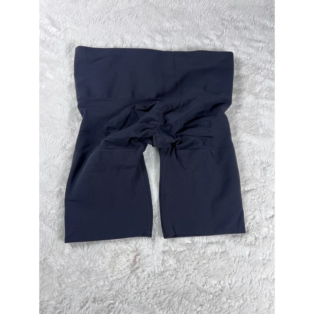 SKIMS Womens Sculpting Shorts Size Medium Black High Waist Compression Shapewear